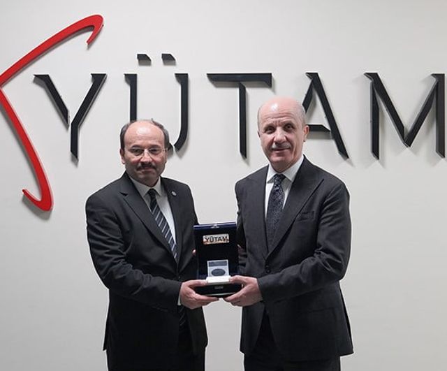 ÜNİDAP 8. Dönem Toplantısı ETÜ'de — YÖK Başkanı Özvar İnovasyon Merkezlerini İnceledi