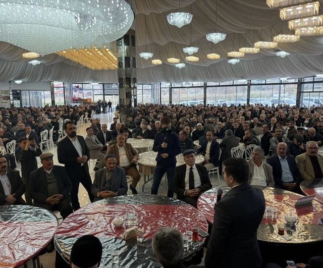 Van Özalp'te 23 yıllık kan davası barış töreniyle sona erdi