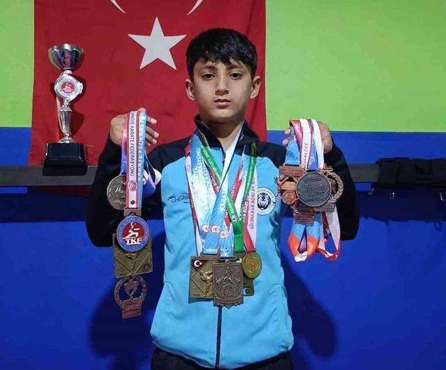 10 yaşındaki karateci Şiyar Paylı, 20 madalyayla ulusal ve uluslararası başarı elde etti