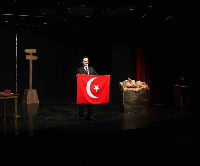 13. Uluslararası Erol Günaydın Tiyatro Günleri Akçaabat'ta görkemli finalle sona erdi