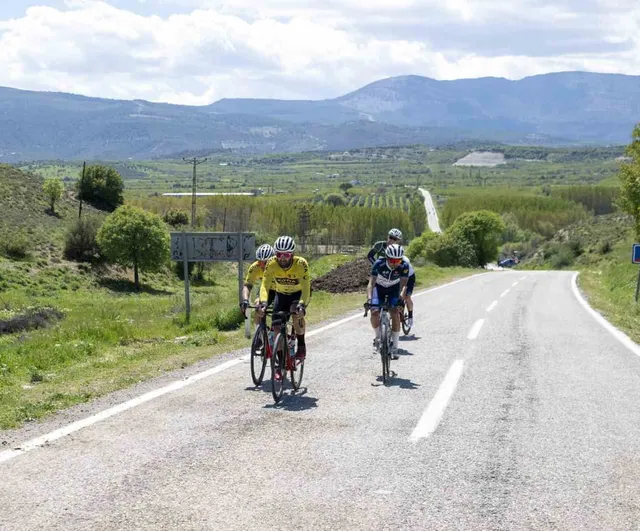 8. Tour of Mersin'in 2. etabı: 26 ülkeden 120 sporcu Gülnar'dan Erdemli'ye 126 km tamamladı