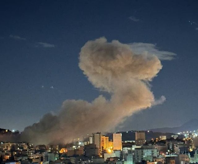 ABD ve İsrail'in İran'a Yönelik Saldırıları: Kum'da En Az 5 Kişi Hayatını Kaybetti