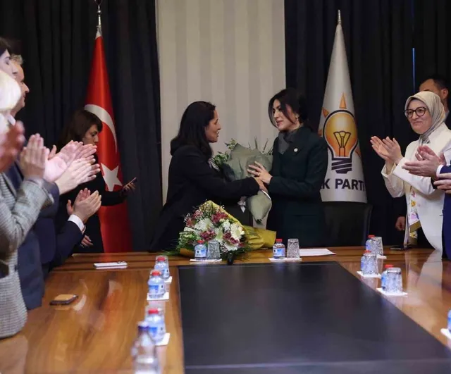 AK Parti’de devir teslim: Nilhan Ayan Çevre ve Şehircilik Başkanlığı görevine başladı
