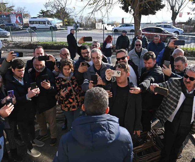 Akıllı telefonlar basın mensuplarının profesyonel fotoğraf makinelerini tercih etmelerini azaltıyor