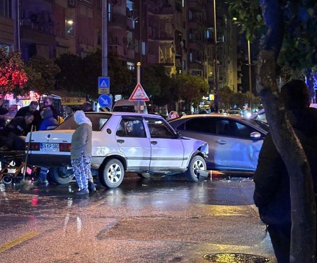 Aydın Efeler'de iki otomobil çarpıştı: 1 kişi yaralandı
