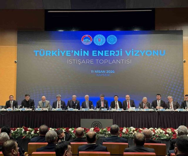 Bakan Bayraktar: Bu yıl sonunda Akkuyu’dan ilk elektrik üretilecek — Türkiye'nin Enerji Vizyonu Kayseri’de