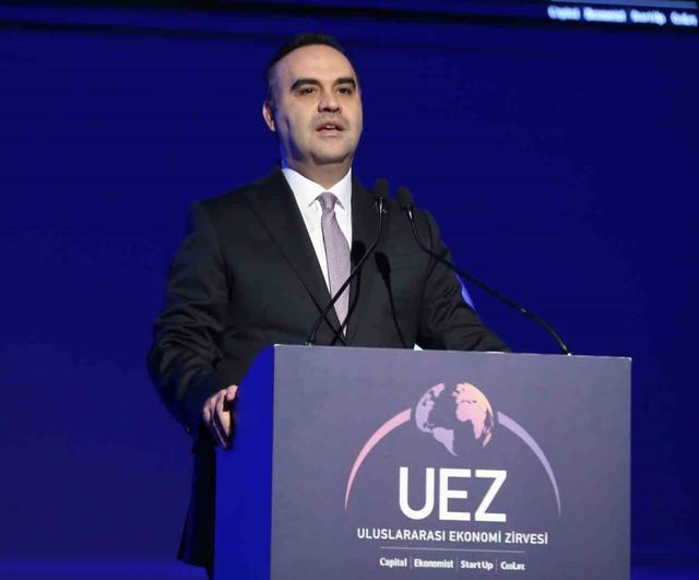 Bakan Kacır: Türkiye, eşsiz üretim ve ihracat kabiliyetiyle öne çıkıyor