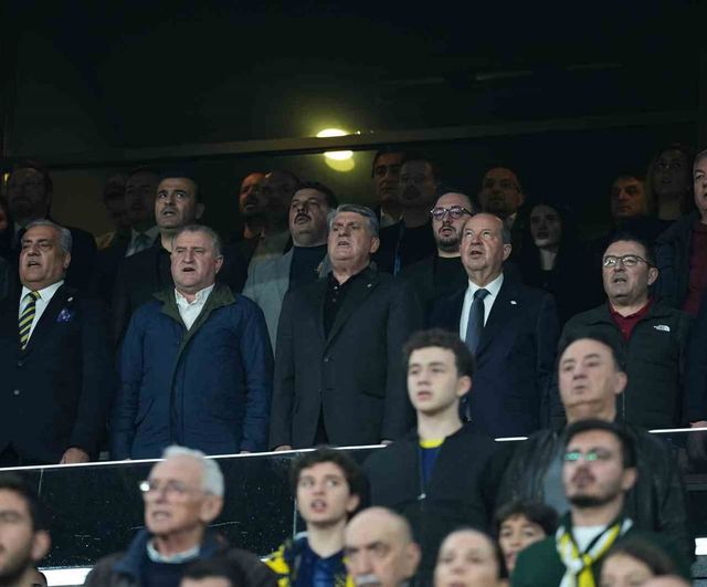 Bakan Osman Aşkın Bak, Fenerbahçe-Beşiktaş derbisini Şükrü Saracoğlu'nda izledi