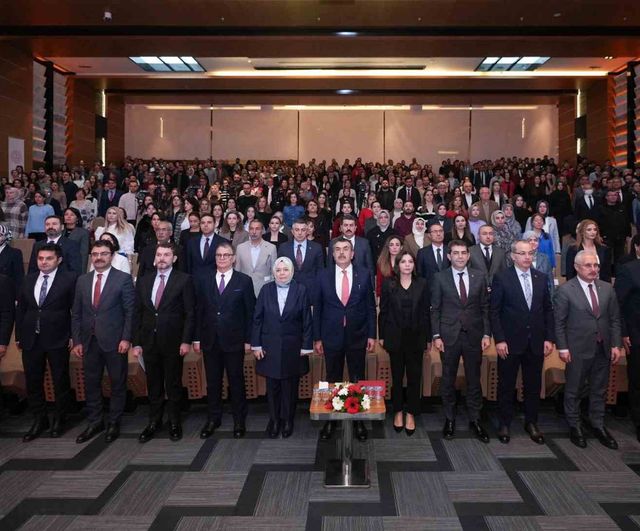 Bakan Tekin: Özel eğitimde hiçbir öğrenciyi sistemin dışında bırakmayacağız — ÖZDE platformu tanıtıldı