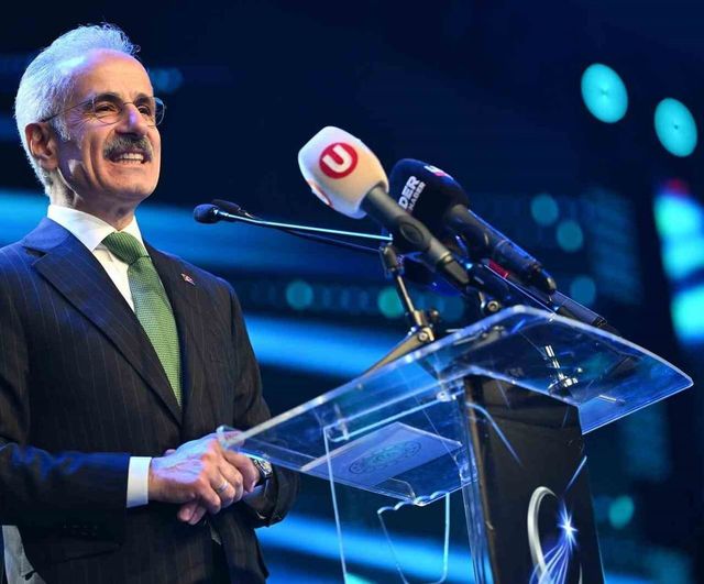 Bakan Uraloğlu: 10 günde yaklaşık 8 milyon yeni 5G abonesiyle toplam 29 milyonu aştı