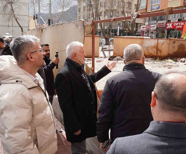 Başdeğirmen: Cumhuriyet Caddesi'nde refüj kaldırılacak, vatandaşı memnun edecek düzenleme yapılacak