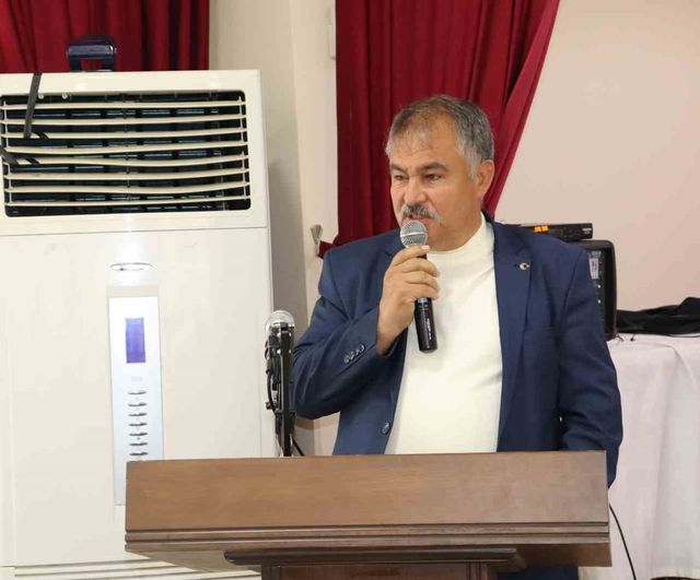 Beyağaç’ta 'Kırsal Kalkınma ve Ata Tohumu' konferansı: Yerel tohum ve organik üretim ön plana çıktı