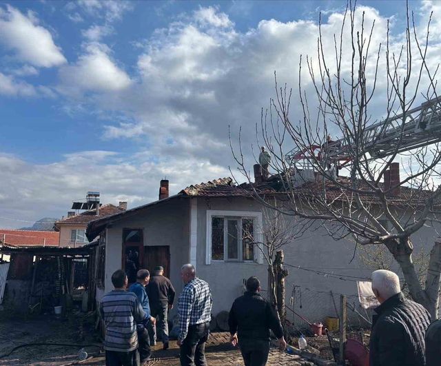 Bilecik'te kullanılmayan kömür kazanından çıkan yangın kontrol altına alındı