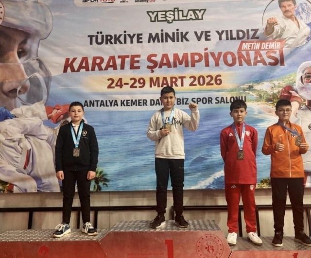 Bilecikli sporcu Musab Yağız Kurnaz Türkiye Karate Şampiyonası'nda bronz madalya kazandı