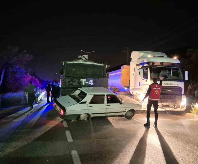 Bodrum'da TOMA ile otomobilin çarpışması: 5 kişi hafif yaralandı