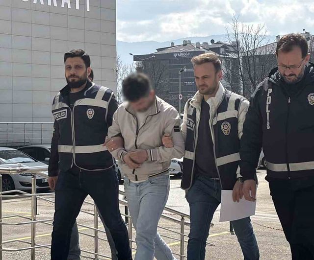 Bolu'da 'Adınız FETÖ' denilerek iki yaşlıyı 4 milyon lira dolandıran şüpheli tutuklandı