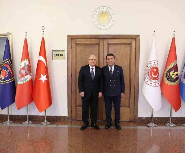 Bünyan Belediye Başkanı Selahattin Metin, Millî Savunma Bakanı Yaşar Güler’i Ziyaret Etti