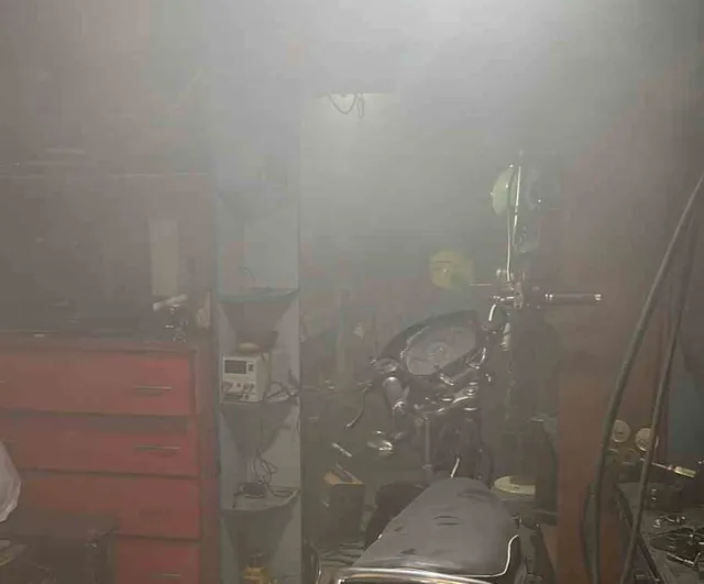 Bursa'da motosiklet tamirhanesinde jeneratör yangını kontrol altına alındı