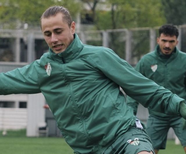 Bursaspor, Ankara Demirspor maçı için Özlüce'de tempoyu artırdı