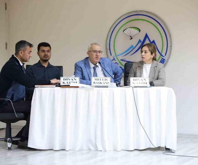 Çameli Belediye Meclisi, köyden dönüşen mahalleleri kırsal mahalle statüsünde bırakma kararı aldı