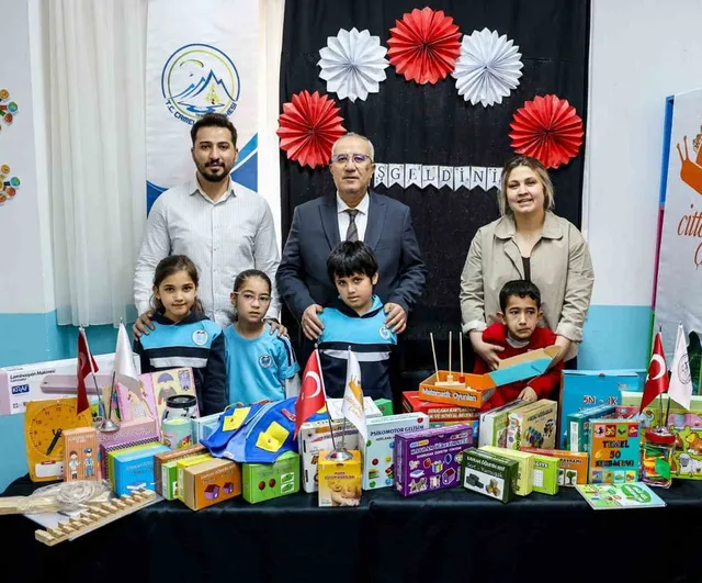 Çameli'de özel eğitim öğrencilerine öğretici materyal desteği