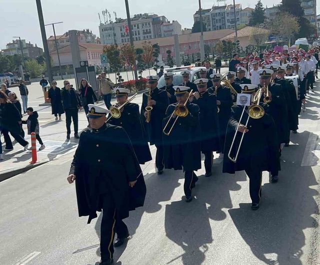 Çanakkale'de 50'inci Turizm Haftası Atatürk Anıtı'na Çelenk Töreniyle Başladı