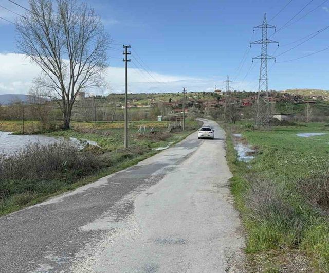 Çanakkale'de taşkın: Hurma-Durali köy yolu yeniden ulaşıma açıldı