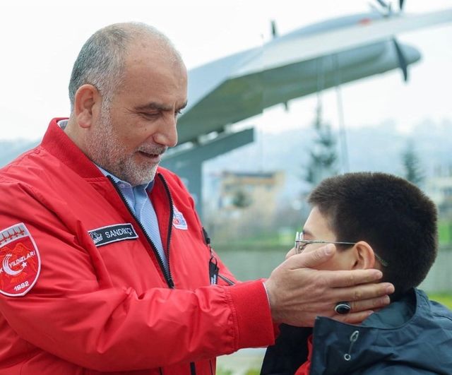 Canik’te genç kâşifler mobil planetaryumla gökyüzünü öğreniyor