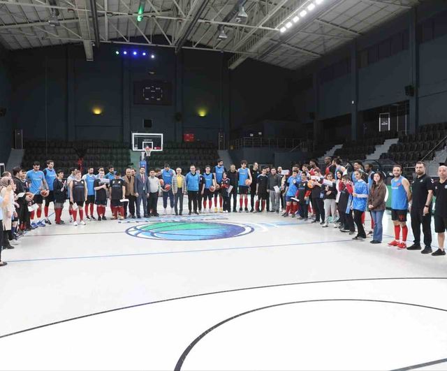 Çayırova'da özel bireyler ve basketbolcular 'Sevgi varsa engel yoktur' mesajıyla buluştu