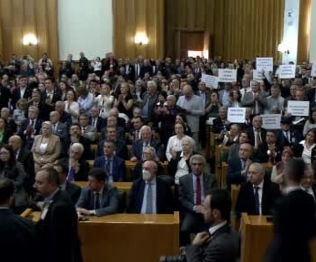 CHP Genel Başkanı Özgür Özel: Polisin 12-24 ve 12-36 çalışma düzeni sonlandırılmalı