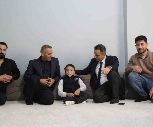 Cizre’de özel öğrenciler evde eğitimle öğrenimlerini sürdürüyor