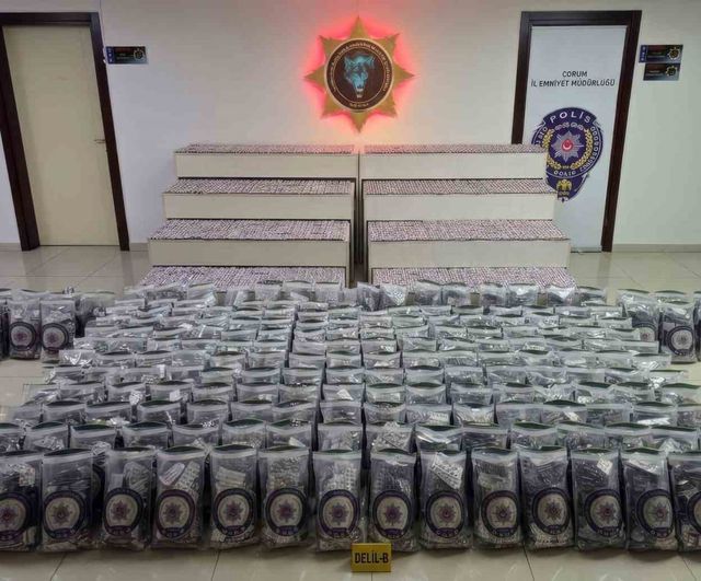 Çorum Osmancık'ta polis operasyonu: 249 bin 424 sentetik ecza ele geçirildi