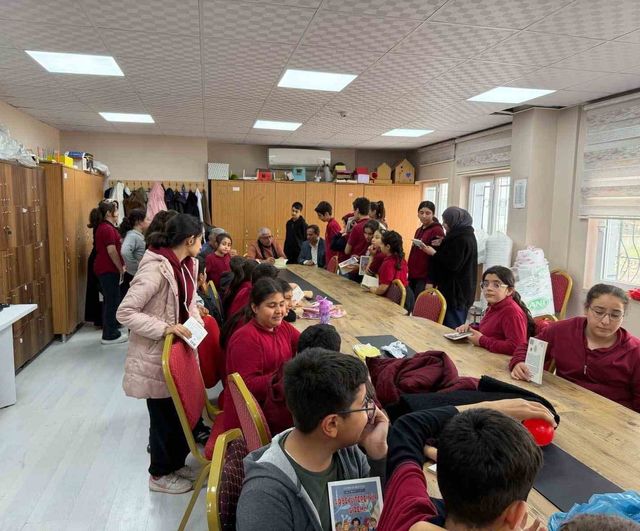 Cuma Karataş Adıyaman'da Öğrencilerle Buluştu: Söyleşi ve İmza Etkinlikleri