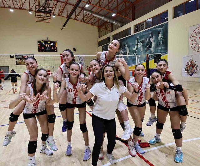 Değerli Zamanlar Spor Kulübü (Salihli) Manisa Yıldız Kızlar İl Şampiyonu