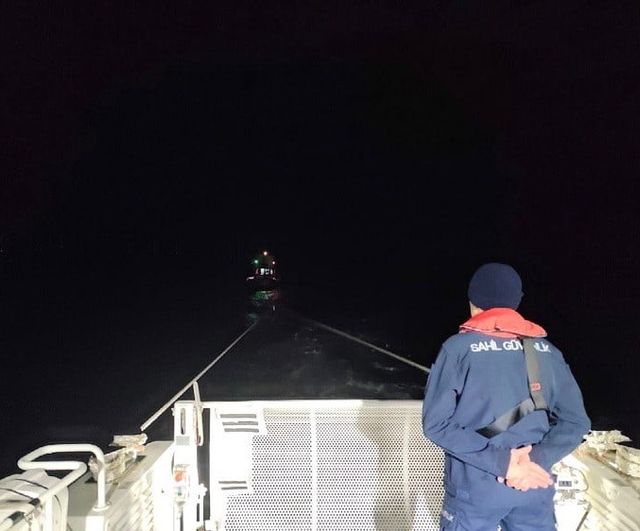 Didim kıyılarında deniz yoluyla yurtdışına çıkmaya çalışan 11 düzensiz göçmen yakalandı