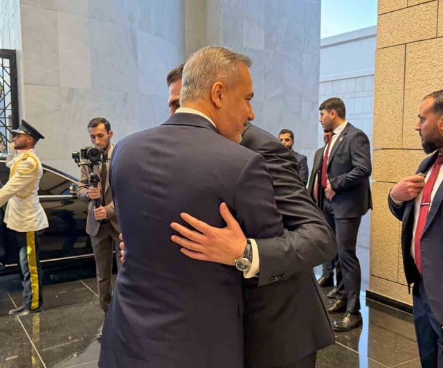 Dışişleri Bakanı Hakan Fidan, Suriye Devlet Başkanı Ahmed eş-Şara ile görüştü