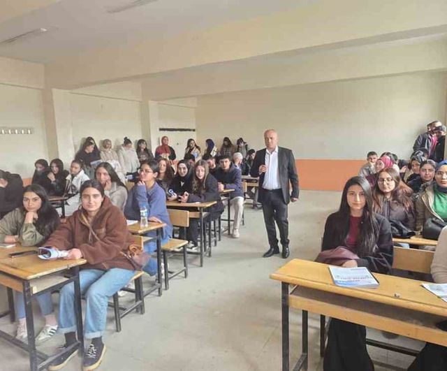 Diyadin'de üniversite hazırlığı: Haftada iki deneme ve kaynak desteği