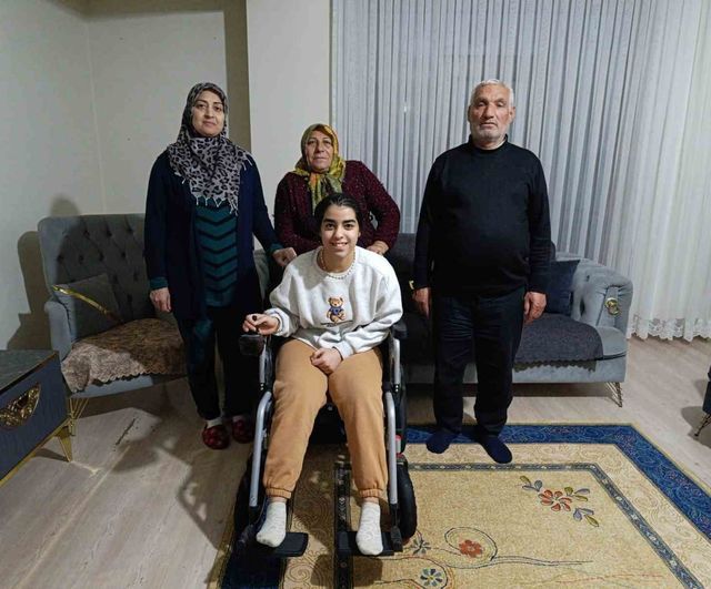 Diyarbakır'da sosyal medya talebi sonuç verdi: Sümeyye Algül'e akülü tekerlekli sandalye