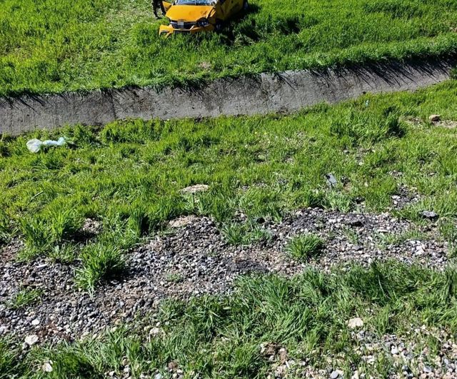 Diyarbakır'ın Silvan ilçesinde taksi devrildi: 1'i ağır 4 yaralı