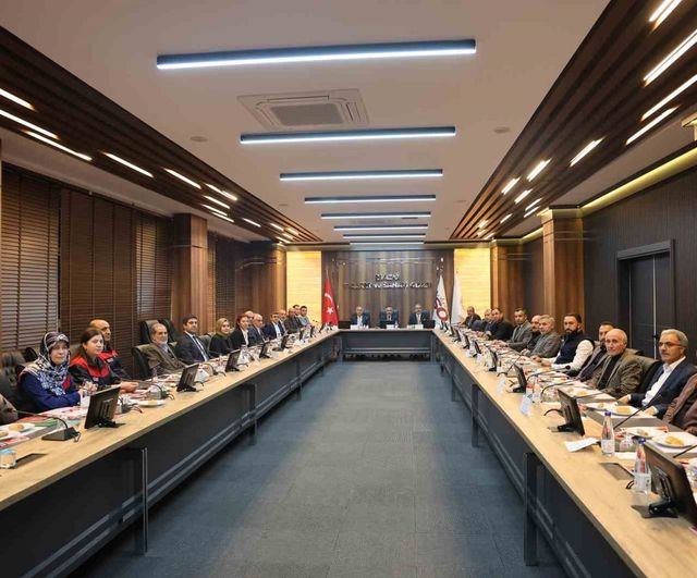 Dr. Ersin Dilber: Gıda güvenilirliğinde öncelik sağlıklı tüketimdir