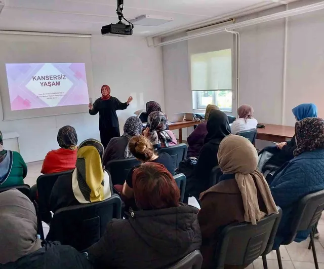 Düzce'de BELMEK Kursiyerlerine Kanser Farkındalığı Eğitimi ve Ücretsiz Tarama Hizmeti