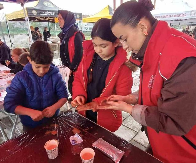Düzce’de Dünya Romanlar Günü’nde Gençler Dayanışma ve Yaratıcılık İçin Buluştu