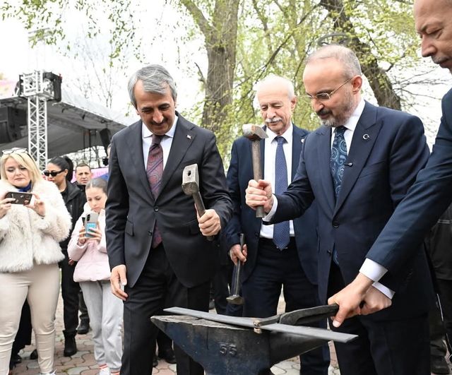 Edirne'de Nevruz Kutlamaları: Demir Dövme Geleneği ve 'Güçlü Türkiye' Mesajı