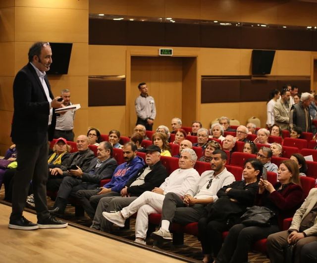 Emekli Emniyet Müdürü Akif Aktuğ: 'Bir Şey Olmak Değil, Bir Şey Yapmak Önemli' — Kepez Kitap Fuarı'nda Toplumsal Mesajlar