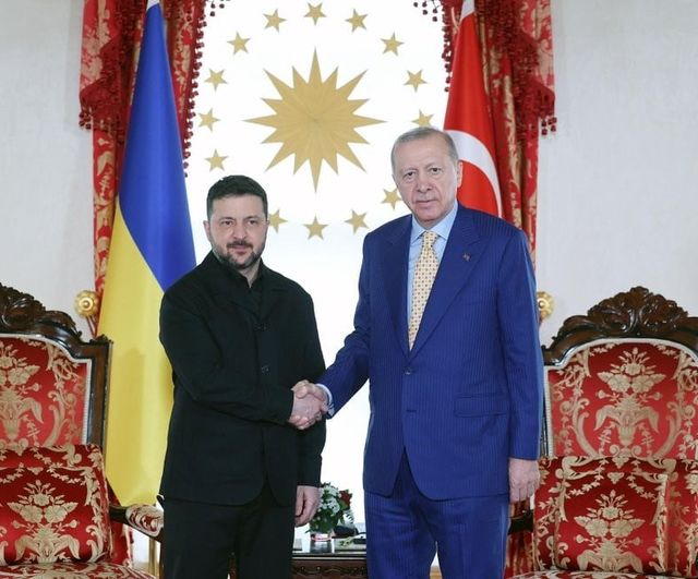 Erdoğan ile Zelenskiy İstanbul'da Görüştü: Türkiye-Ukrayna İlişkileri ve Barış Çabaları Masada