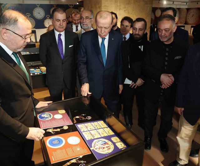 Erdoğan, 'Muhteşem Cep Saatleri Koleksiyonu' sergisini ziyaret etti