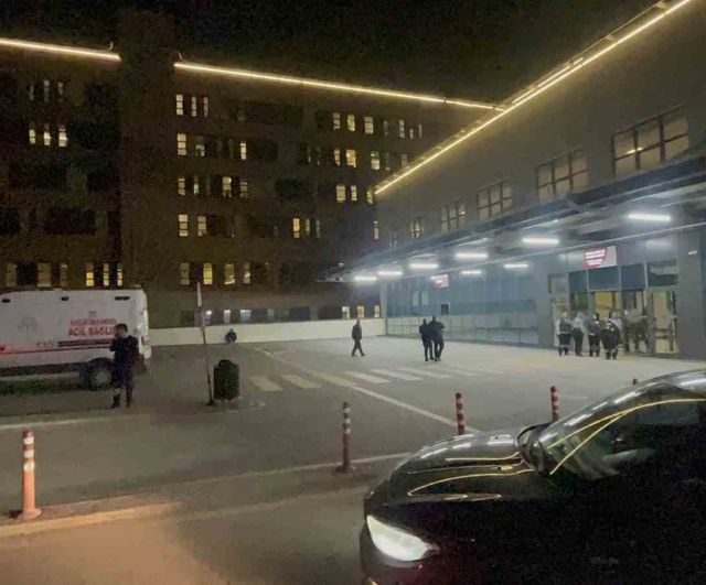 Eskişehir'de Günyüzü yolunda trafik kazası: 1 kişi hayatını kaybetti, Kaymakam Kurt ve şoförü yaralandı