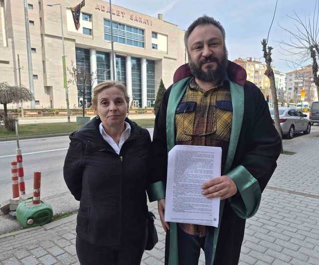 Eskişehir'de 'yan bakma' kavgasında öldürülen Ali Aksu'nun annesi adalet arıyor