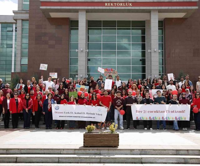 ESOGÜ'de otizm farkındalığı: Kampüste Farkındalık Yürüyüşü ile toplumsal kabul vurgulandı