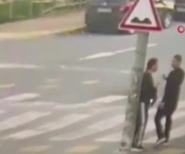 Fatih'te kurye cinayeti: Şüphelilerin taksiyle kaçış anı kamerada, 3 kişi adliyeye sevk edildi